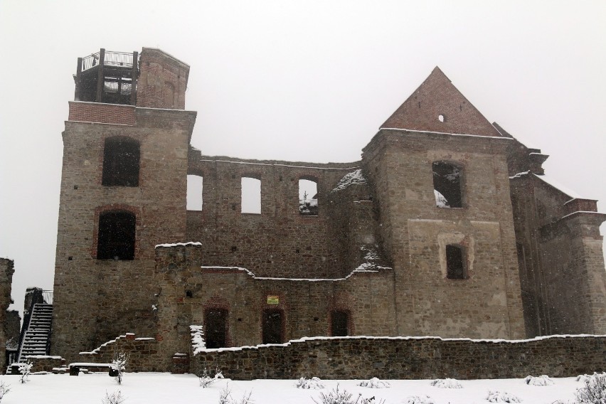 Zimowe krajobrazy z Zagórza. Klasztor Karmelitów Bosych na zdjęciach