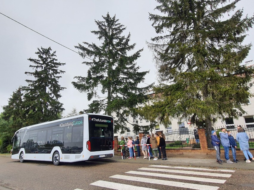 Gmina Daszyna planuje zakup autobusu elektrycznego. Odbyła się prezentacja i jazda testowa (ZDJĘCIA) 