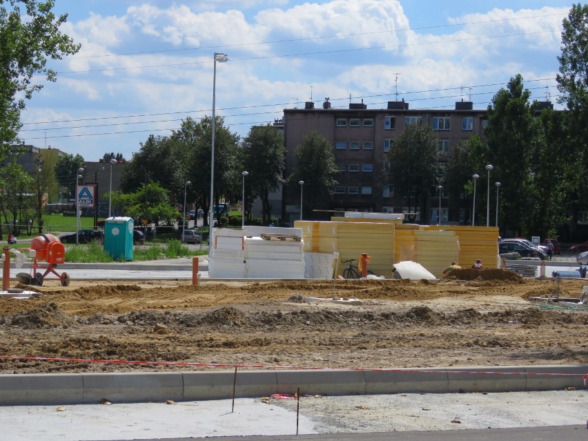 Trwają prace przy budowie nowego dworca autobusowego w Piekarach. Ma być gotowy jesienią [ZDJĘCIA]