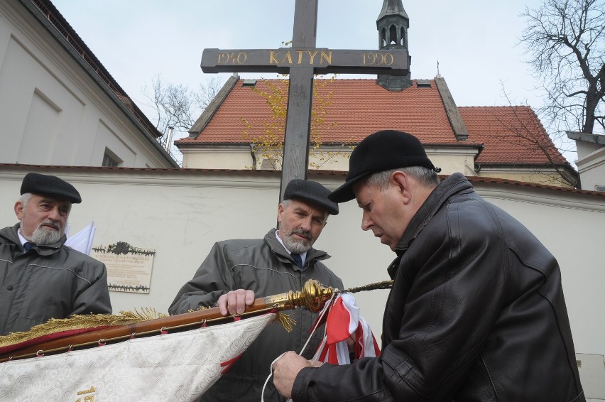 Kraków: nowy Krzyż Katyński poświęcony [ZDJĘCIA]