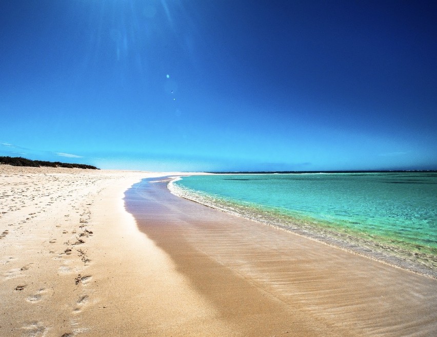6. Turquoise Bay, Australia

Plaża Turquoise Bay położona...
