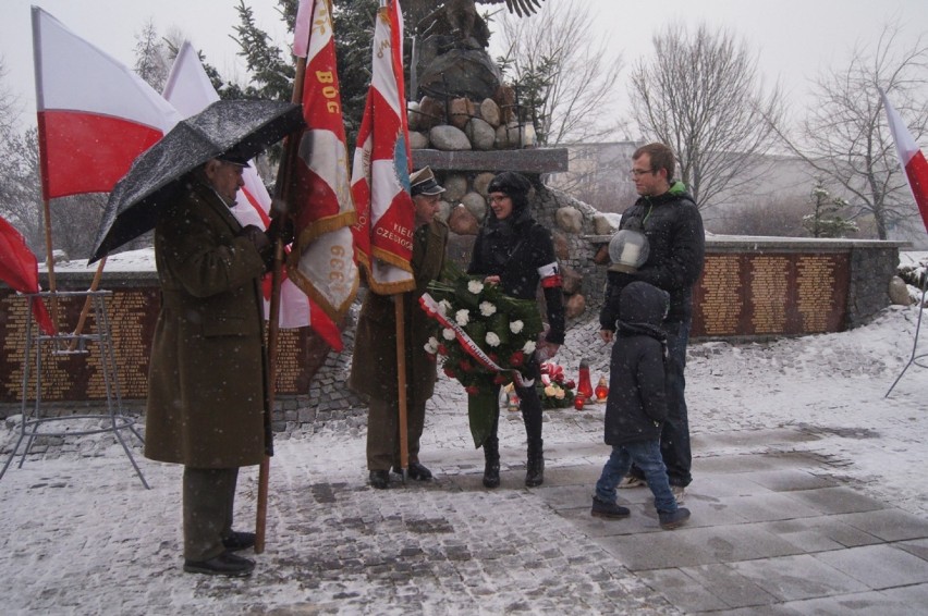 Kwiaty w Dniu Pamięci Żołnierzy Wyklętych 2016 w Radomsku