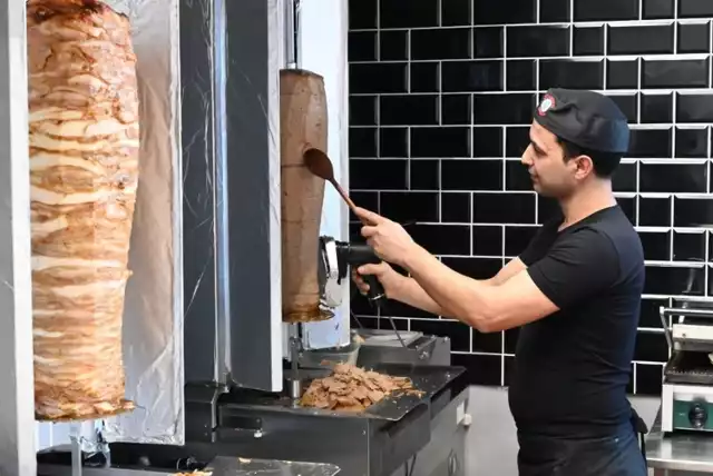 Zastanawiasz się, gdzie w Kielcach zjesz najlepszego kebaba? Oto najlepsze lokale w Kielcach polecane przez użytkowników Google.


>>>ZOBACZ WIĘCEJ NA KOLEJNYCH SLAJDACH
