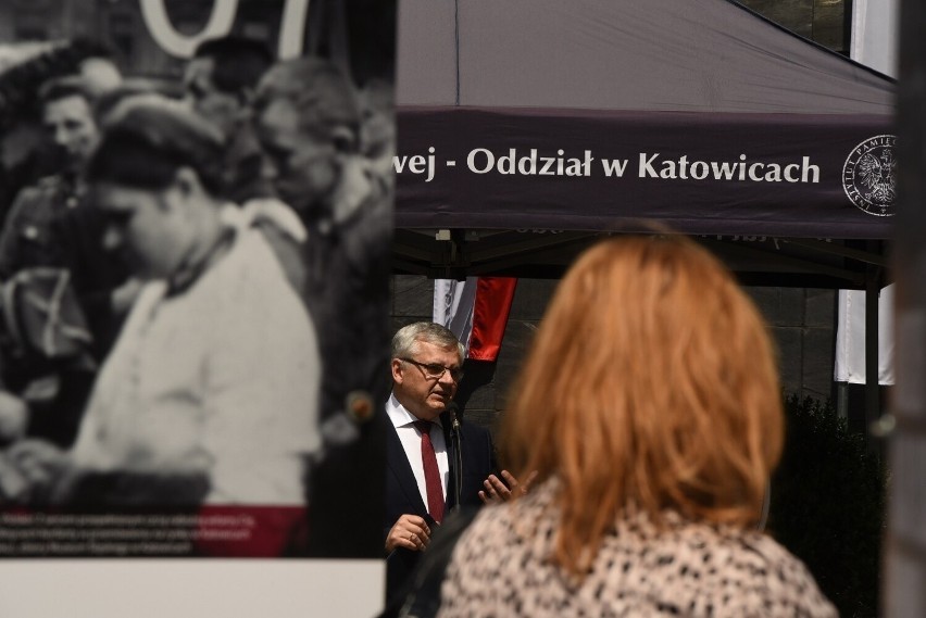Otwarcie wystawy plenerowej przy oddziale NBP w Katowicach.