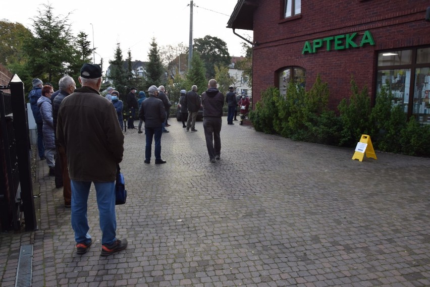 Pruszcz Gdański. Szczepienia profilaktyczne przeciw grypie dla seniorów. Nie dla wszystkich wystarczy szczepionek |ZDJĘCIA