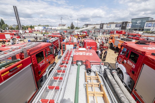 Dziesiątki wozów strażackich pojawiły się w sobotę przed Galerią Posnania. Powodem nie był jednak pożar, ale II Ogólnopolski Zlot Samochodów Pożarniczych.

Kolejne zdjęcie -->