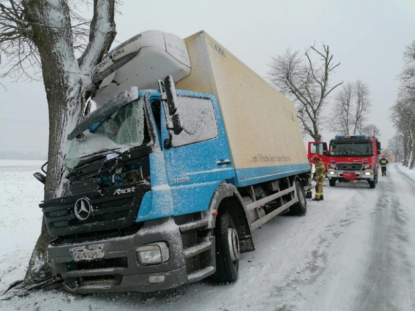 Kolizja na ul. Dąbrówki w Malborku. Samochód ciężarowy...