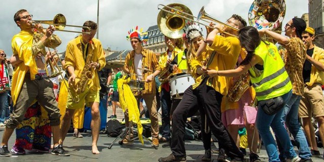 CZWARTEK, 6 KWIETNIA 2017, 22:00  
Alchemia, ul. Estery 5, Kraków

Po raz kolejny odwiedzą nas nasi przyjaciele z Francji – La Band’a Joe! Zagrają dla Was cztery wieczory!
Zespół składa się z około 25 muzyków, posiadają szeroki repertuar, grając wiele coverów, oraz własnych kompozycji.

Wstęp wolny!