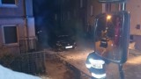 W nocy w Gdańsku spalono 19 aut. Gasiło je do rana 30 strażaków [zdjęcia, wideo]