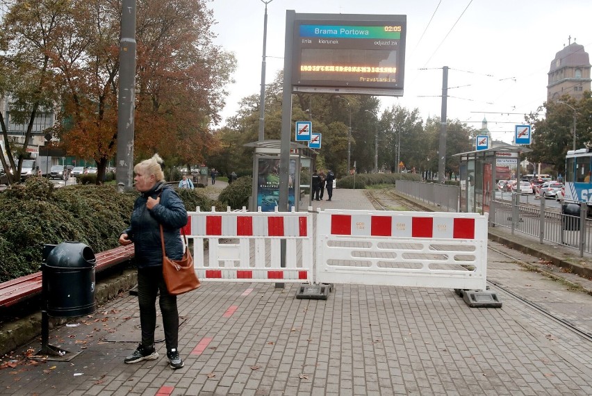 Tu już nie ma przystanku i nie warto czekać na przyjazd...