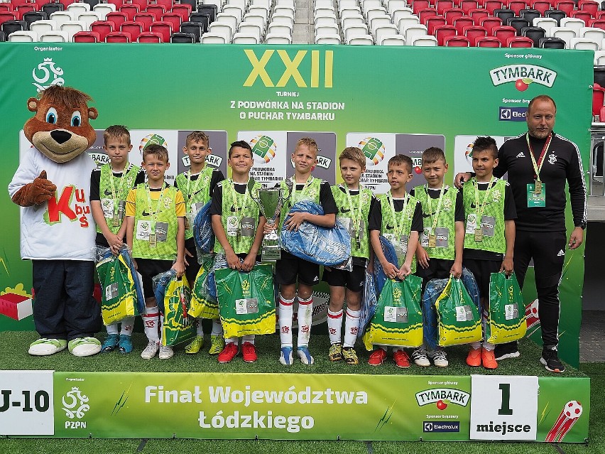 Oto laureaci łódzkich finałów turnieju „Z podwórka na stadion o Puchar Tymbarku”. Galeria zdjęć