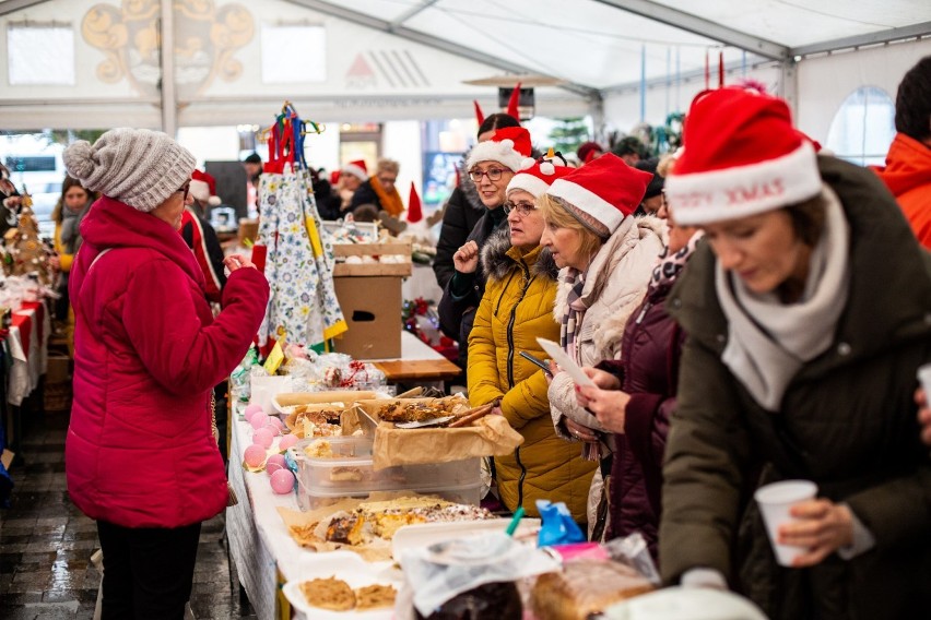 Mikołajki 2019 na Starym Rynku w Pucku (Boże Naordzenie)