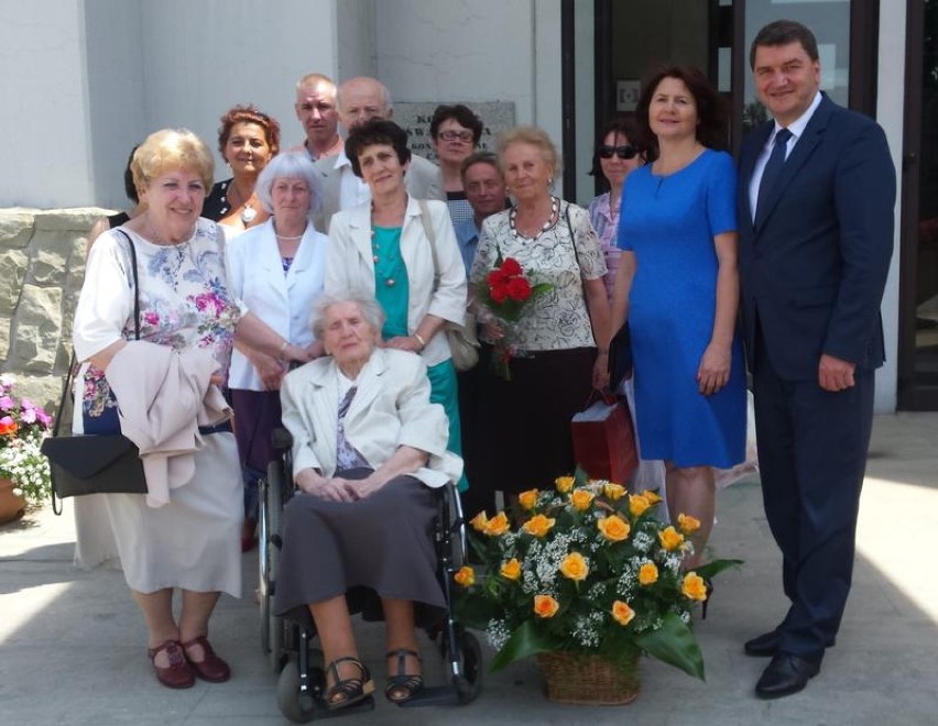 104-latka w Oświęcimiu świętowała urodziny w gronie rodziny i władz miasta