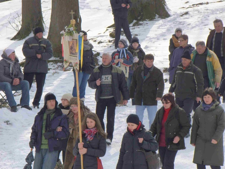 W Wielki Czwartek liturgia upamiętnia Ostatnią Wieczerzę,...