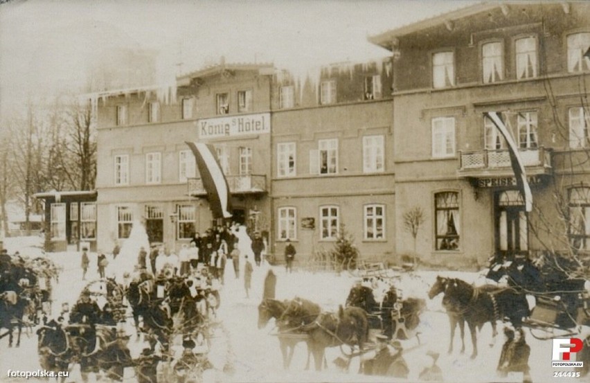Na archiwalnych zdjęciach Hotelu Karkonosze w Szklarskiej...