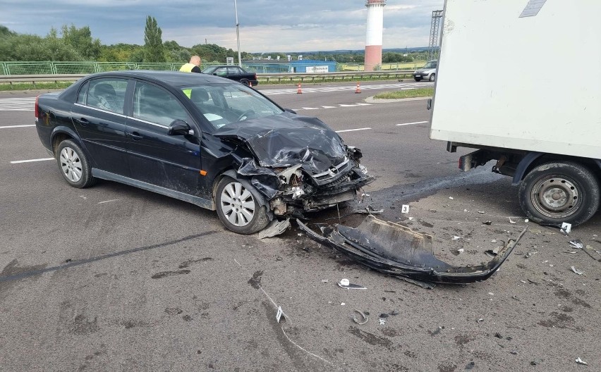 Wypadek w Przemyślu. W zderzeniu trzech samochodów poszkodowana została jedna osoba [ZDJĘCIA]