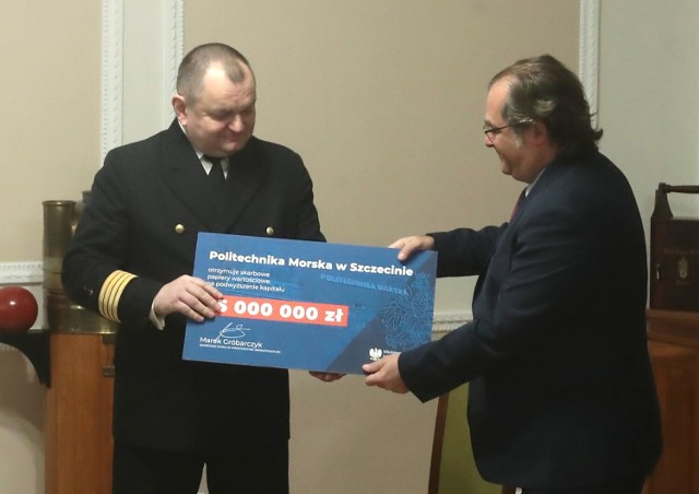 Politechnika Morska otrzymała skarbowe papiery wartościowe o wartości 25 mln zł.