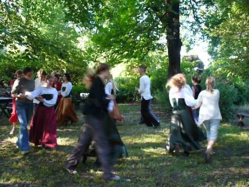 „Slievemore” uczy tańca entuzjastów celtyckiej kultury.