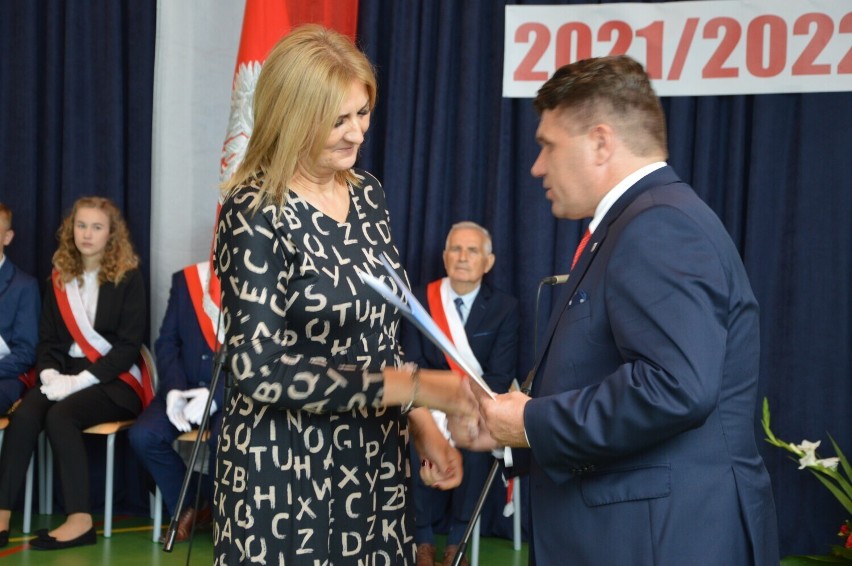 Jolanta Ustyniak pozostała dyrektorem SP w Gaszynie