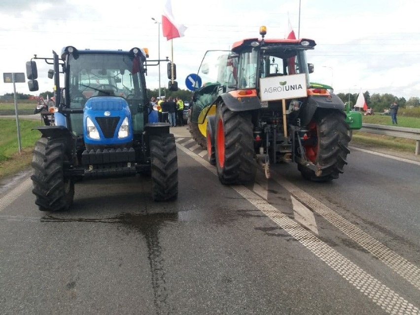 Wjazd i wyjazd z Sieradza jest zablokowany. Trwa protest...