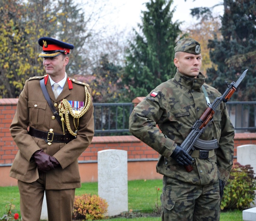W Malborku uczczono Dzień Pamięci. Uczestnicy obchodów złożyli kwiaty m.in. na Cmentarzu Żołnierzy Wspólnoty Brytyjskiej