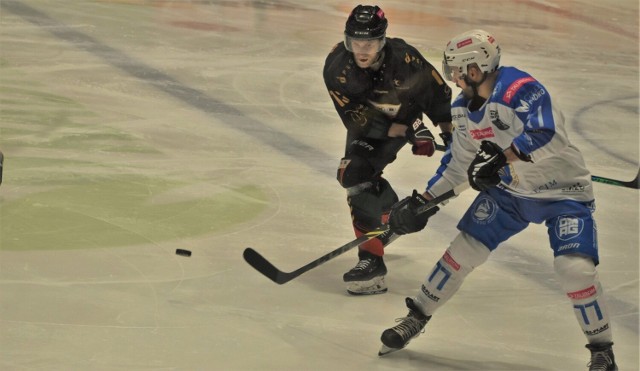 Trzeci półfinał hokejowego play-off; GKS Tychy - Tauron/Re-Plast Unia Oświęcim 5:2.