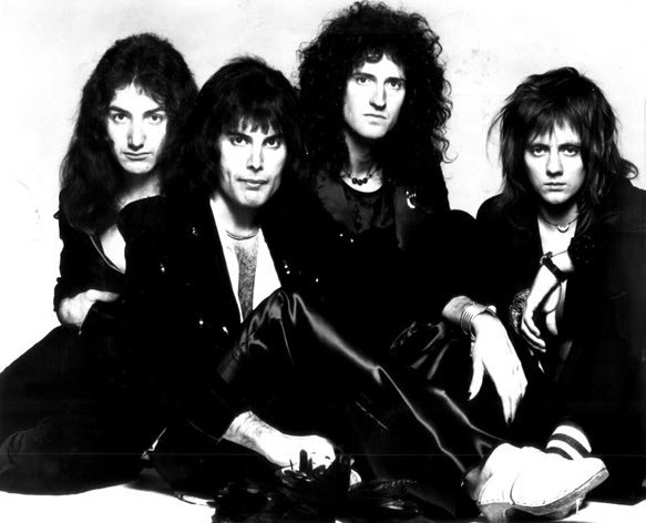 1974 &#8211; Ukazał się album Queen II grupy Queen.