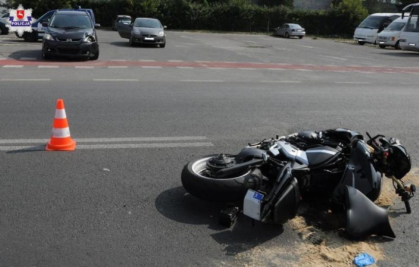 Chełm. Mazda zderzyła się z motocyklem. Kierowca jednośladu...