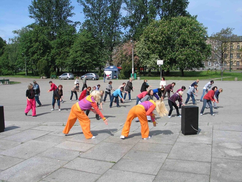 Sosnowieckie Senioralia 2012, czyli fitness i tańce seniorów w Parku Sieleckim