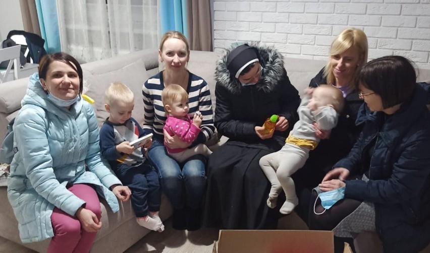 Pani Ania z trójką dzieci dotarła szczęśliwie z Ukrainy do Krotoszyna [ZDJĘCIA]