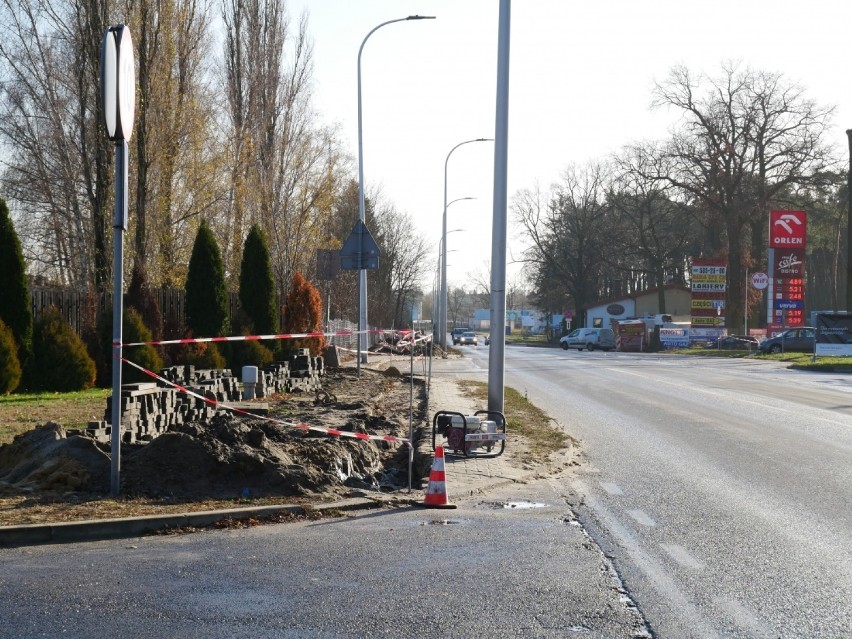 INWESTYCJE: Przebudowa starego kanału przesyłowego na ulicy Poznańskiej trwa w najlepsze