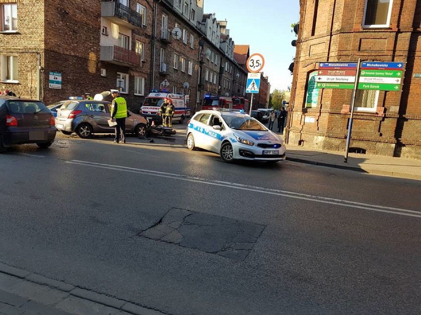 Wypadek w Siemianowicach Śląskich. Samochód zderzył się z motocyklem