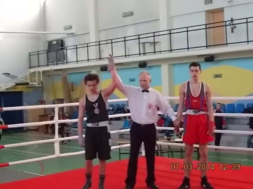 Sukcesy dąbrowskich bokserów w Jaworznie