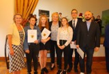 Inowrocław. Powiatowa Gala Edukacyjna. Nagrody dla najlepszych uczniów szkół ponadpodstawowych 
