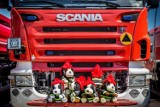 Strażacy z Państwowej Straży Pożarnej w Ostrowie Wielkopolskim walczą o Misie Ratownisie od Scani 