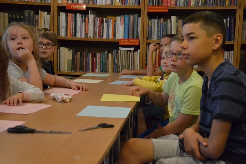 W Miejskiej Bibliotece Publicznej w Lipnie w czasie wakacji czeka na dzieci wiele atrakcji [zdjęcia]