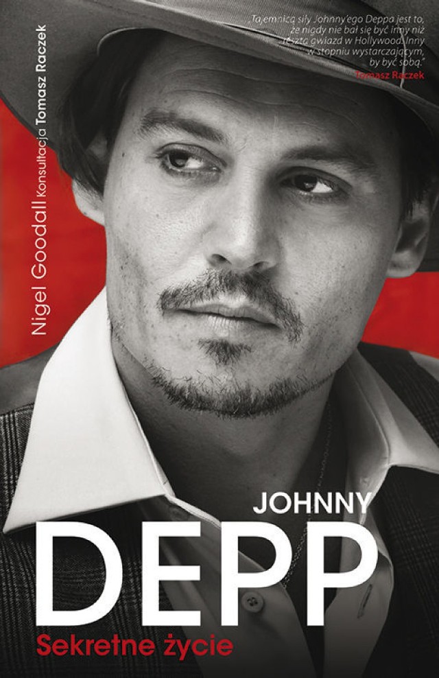 Okładkę zdobi zdjęcie bohatera biografii, Johnny'ego Deppa.
