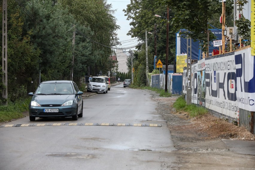 Ulica Stawowa jest niebezpieczna dla pieszych - nie ma tam...