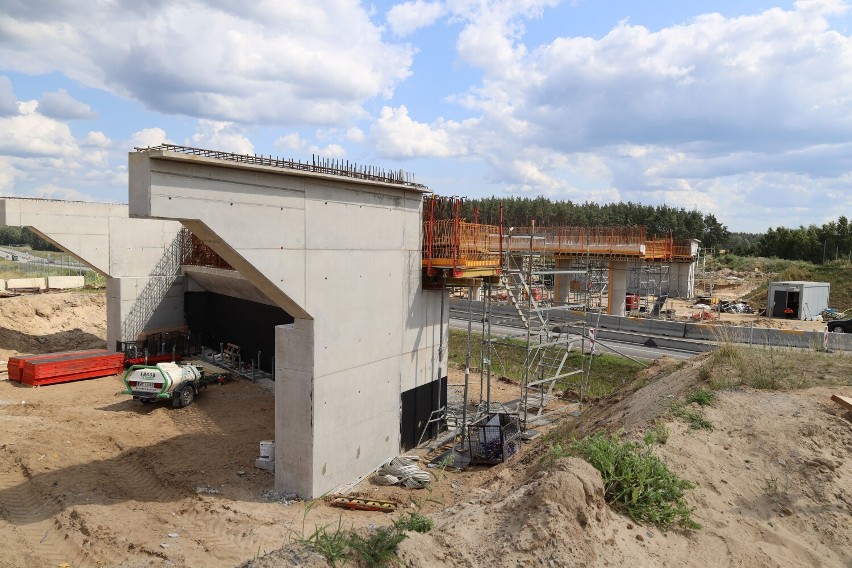Budowa wiaduktu nad S11 koło Miękowa