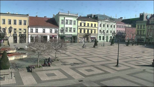 Rynek w Rybniku.

Zobacz kolejne zdjęcie. Przesuń palcem, strzałką w prawo lub kliknij przycisk NASTĘPNE