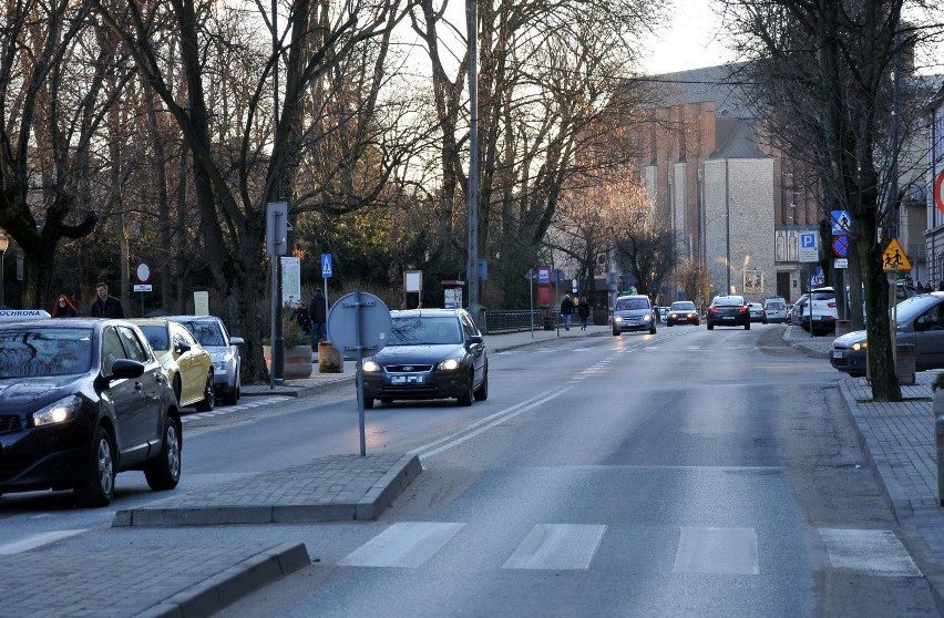 W zestawieniu miast do 50 tys. tysięcy mieszkańców, których...