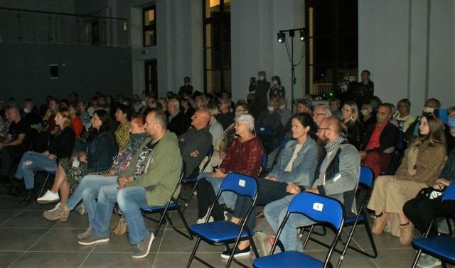 Koncert Agaty Karczewskiej na dworcu PKP w Kaliszu ZDJĘCIA