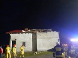 Silny wiatr zerwał dach domu w Nowym Belęcinie w  powiecie leszczyńskim