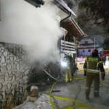 Pożar domu mieszkalnego w Zakopanem. Ogień pojawił się w kotłowni budynku