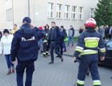 Ładunek wybuchowy w brzeskiej szkole. Na miejscu byli saperzy, straż pożarna i policja. Na szczęście to tylko ćwiczenia [ZDJĘCIA]