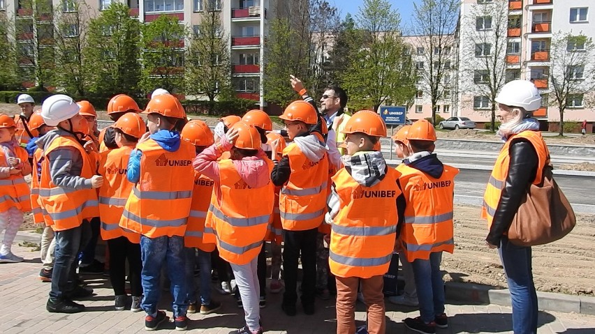 Spotkanie z dziećmi poświęcone bezpieczeństwu w budownictwie (zdjęcia, wideo)