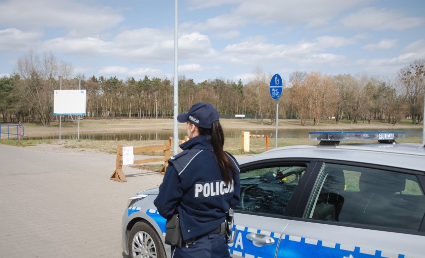 Ostrowska policja patroluje ulice miasta i miejsca rekreacji