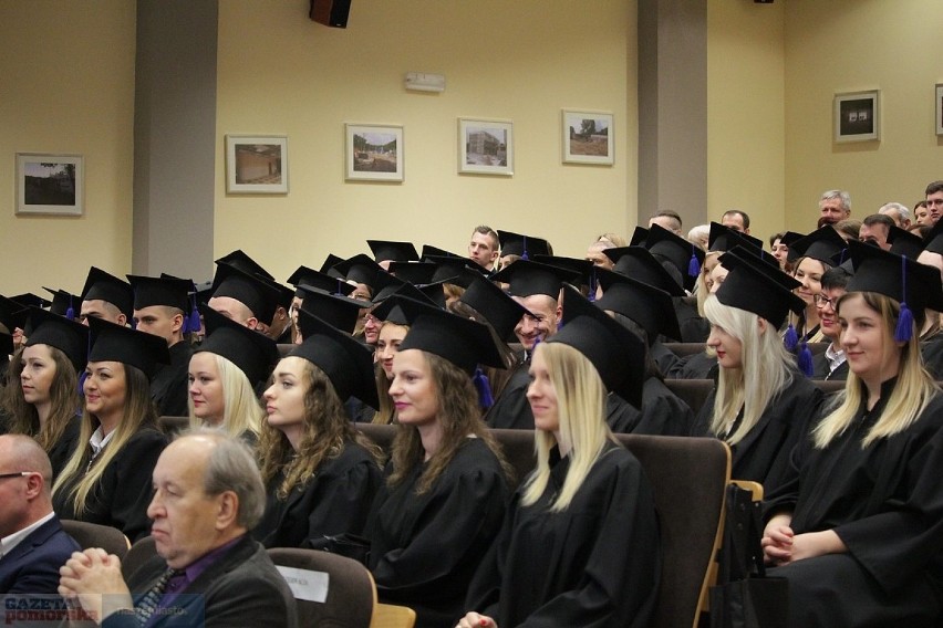 164 studentów Państwowej Wyższej Szkoły Zawodowej odebrało...