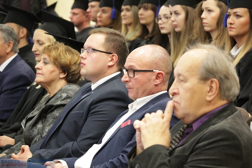 164 studentów Państwowej Wyższej Szkoły Zawodowej odebrało...