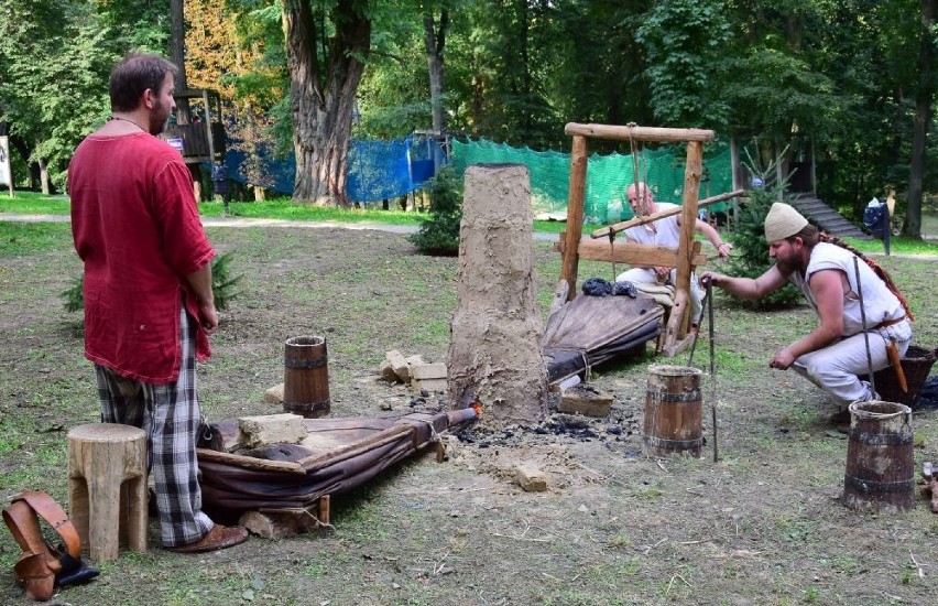 Pierwszy Festiwal Rzemiosł Dawnych w sandomierskim Parku Piszczele (ZDJĘCIA)